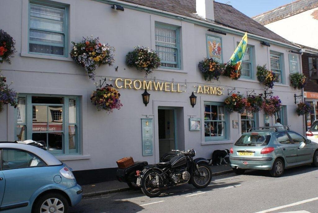 The Cromwell Arms Inn Bovey Tracey Exteriér fotografie